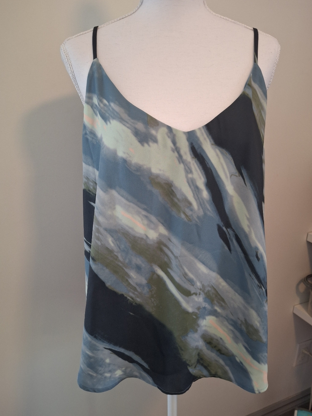 Ricki's Summer Ready Abstract Print Lined Camisole. NWOT. Ladies XL. Flow Fit.